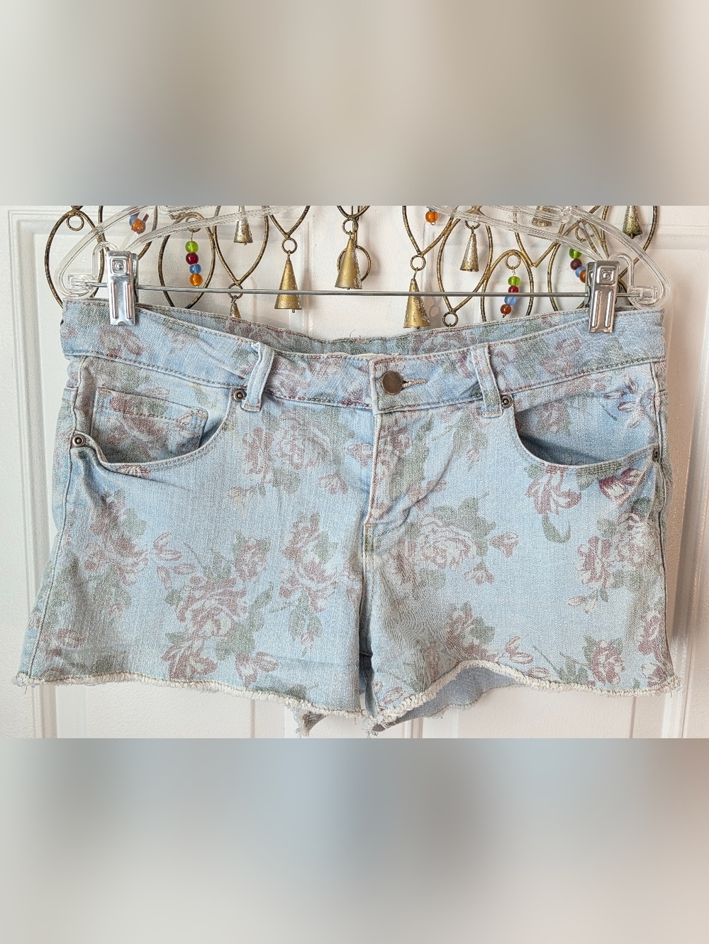 2.1 Denim Forever 21 Floral Denim Boyfriend Shorts Womens 30 Light Blue Stretchy